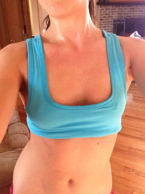 Hot &amp; sweaty! I love INSANITY!! I feel so good💃 RT my fitness/tight body lovers! http://t.co/S3f3C0c