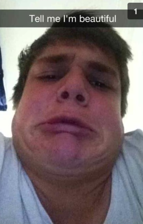FunnySnapchats's tweet photo. You’re beautiful… 😳😳 http://t.co/PaznNydu