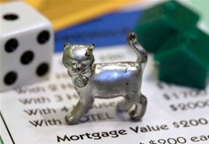 angesturdy's tweet photo. “@thedailybeast: Goodbye iron, hello cat! Monopoly fans meet your newest token -> http://t.co/bhukVaCv” shithouse!