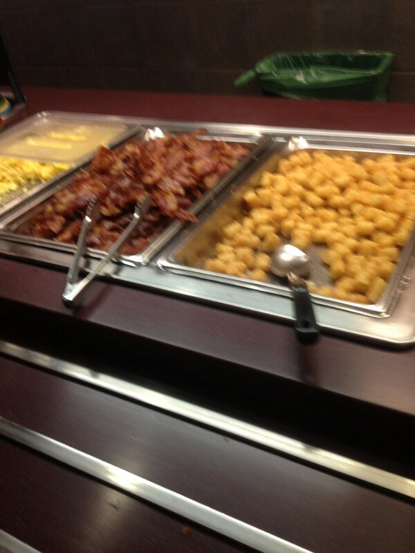 AWAGuespack5's tweet photo. Wakey Wakey eggs and bacey @JILLY_BEAN1030 @paigeobri http://t.co/rXwkg4LM