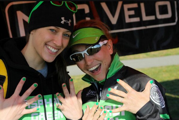 CityMDRacing's tweet photo. @WomensPeloton Our ladies were totally ahead of the curve on this one! @STATENCX circa 2011 http://t.co/LoDT27Kt