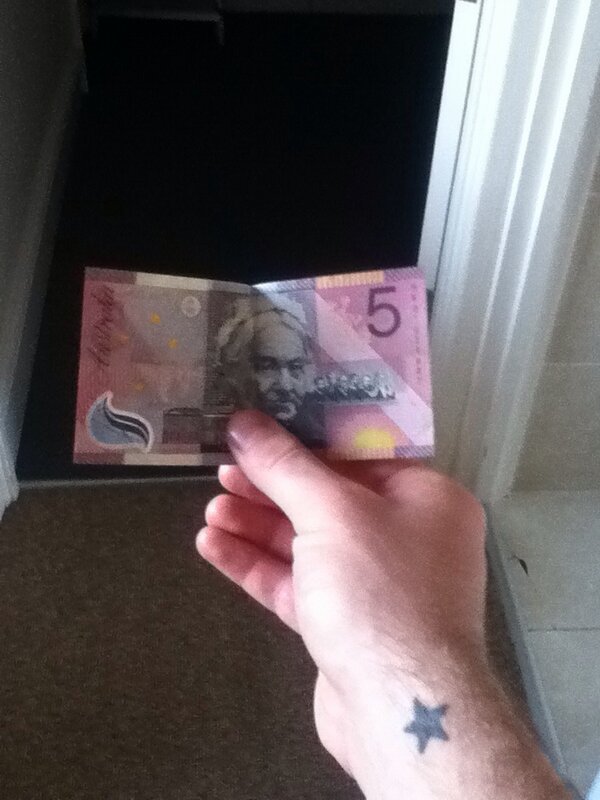 GGlossop93's tweet image. Got my first bit of Australian money haha @alex12lee @Brad_how14 #8week