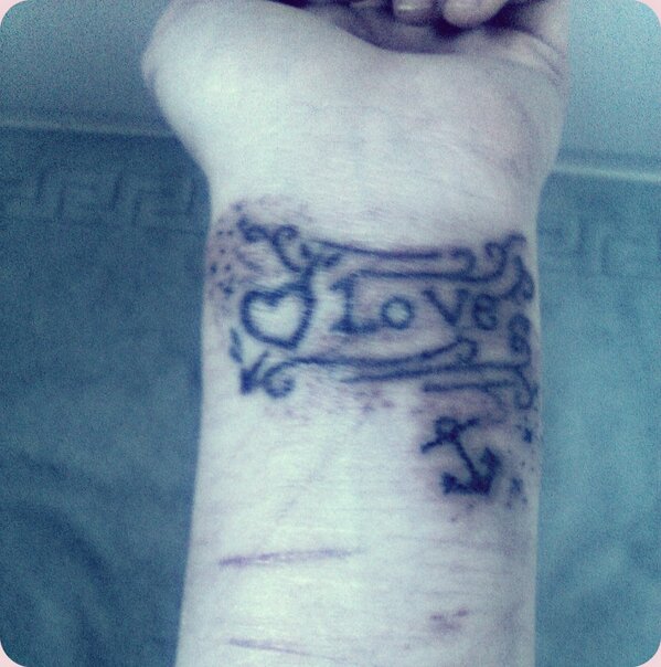 Fuck_Biersack's tweet photo. Tiny little Anchor :3 #Tattoo via #BeFunky http://t.co/B73dlvOn