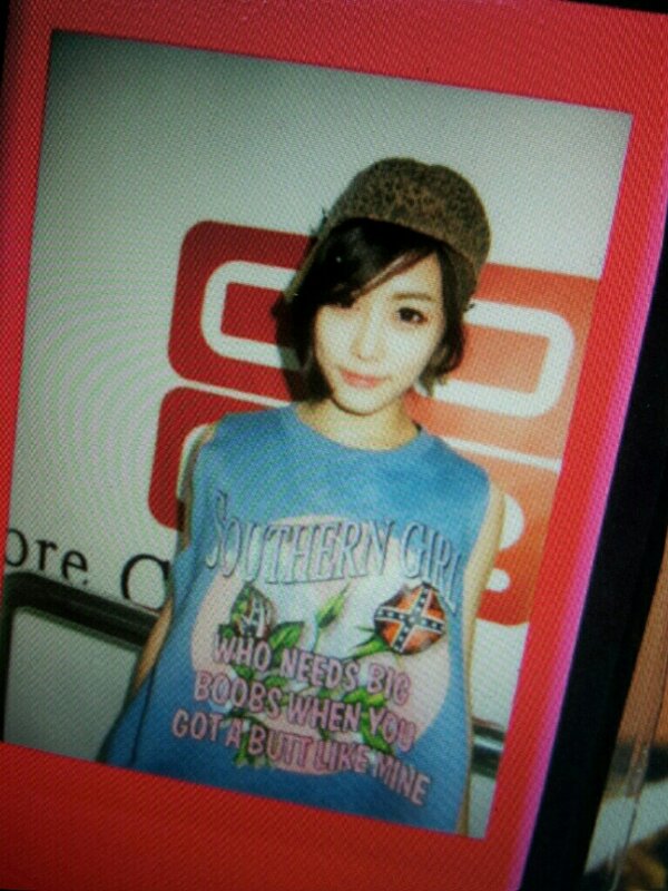 rilaccoco_'s tweet photo. taken long time ago. just noticed what it says on my shirt- haha!! "who needs big boobs whn u got a butt like mine" :D http://t.co/dk89ciPx