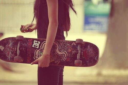 Michgomez11's tweet photo. SkateGirl♥ http://t.co/131XdMSq