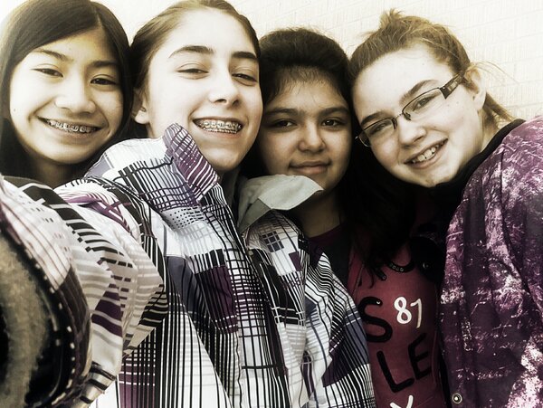 MaKennaAdey1's tweet photo. @Niallersbabe33  @Kenna40kenna  having fun http://t.co/GBGsGJJK
