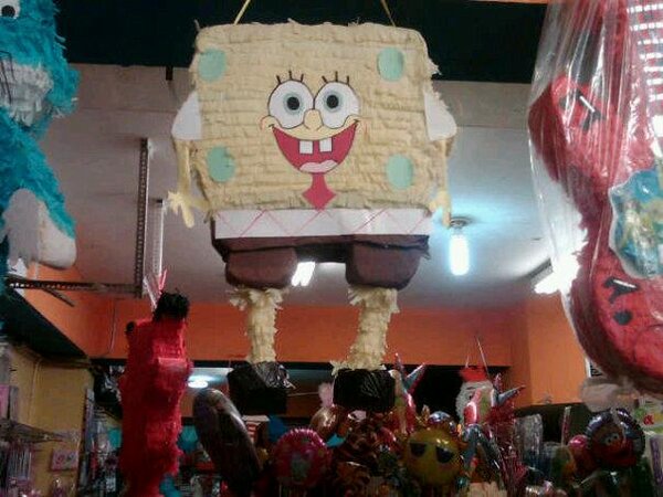 Renyyyx's tweet image. #SpongeBob Piñata :) #ForMatthew :*