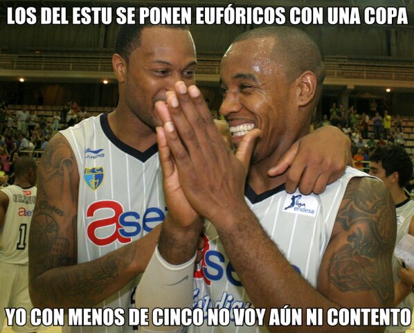 DementePerdido's tweet photo. EL REY DE COPAS http://t.co/xOedxmAe