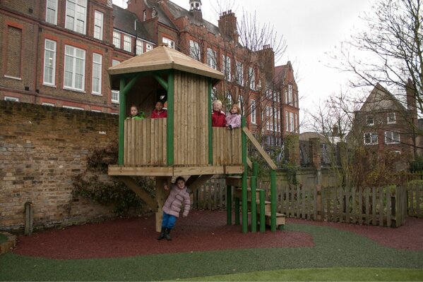 HomePlaygrounds's tweet photo. It's good to see the Takamaka Treehouse is a success with the children. http://t.co/Jx51VCgy
