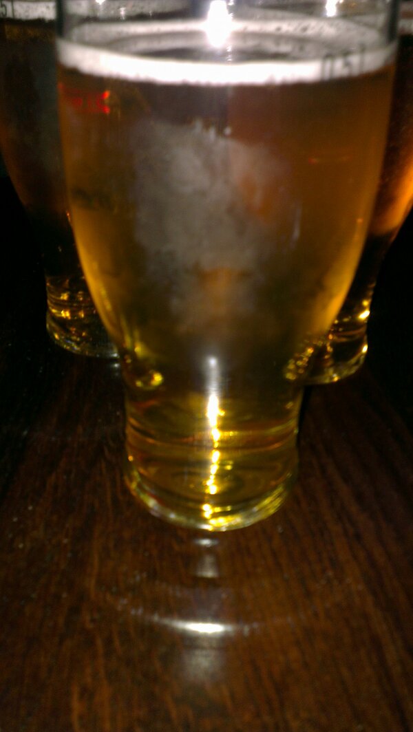 Freddandinho's tweet photo. Blå swix, nyoppkjørte spor, lite folk og  saft på flaska. Helt prima. http://t.co/LgGKKJ9n