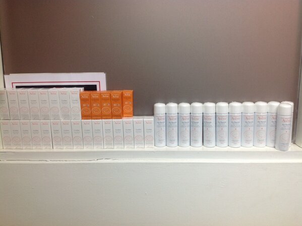 POCASHUELLAS's tweet photo. Gracias a AVENE y a @guzmanjoanna por este gran donativo... Mil gracias... http://t.co/9JTBRzUA