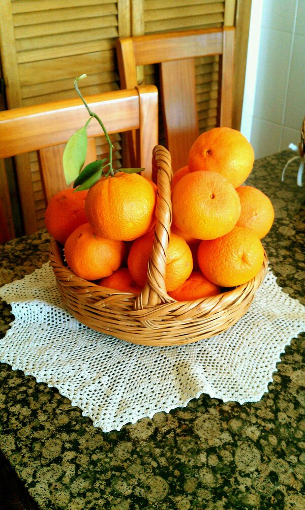Mcpive's tweet photo. Esto si que esta de moda!! Naranjas de la huerta Coineña http://t.co/hhqLDII8