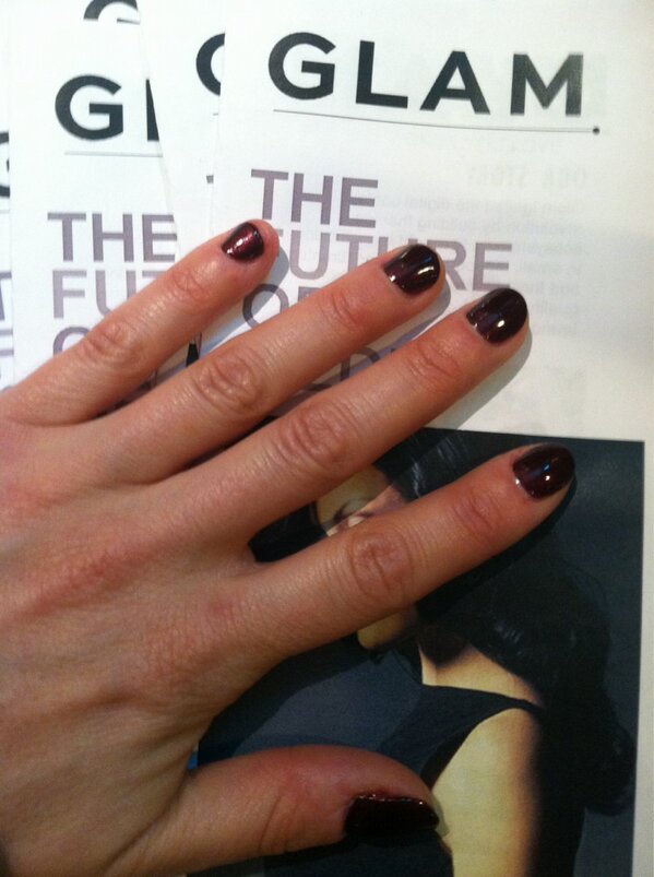 Mizzfit's tweet image. Loving my oxblood color mani from the #DailyGlam event 2day w/ @TheGlamNetwork with @mandlglam @ DryBar #fashionweek