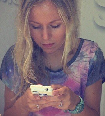 Sunspriing's tweet photo. Synes at jeg på mirakuløst vis alltid ender opp som festens midtpunkt #partløve #elskerandremennesker http://t.co/zTEJGJsv