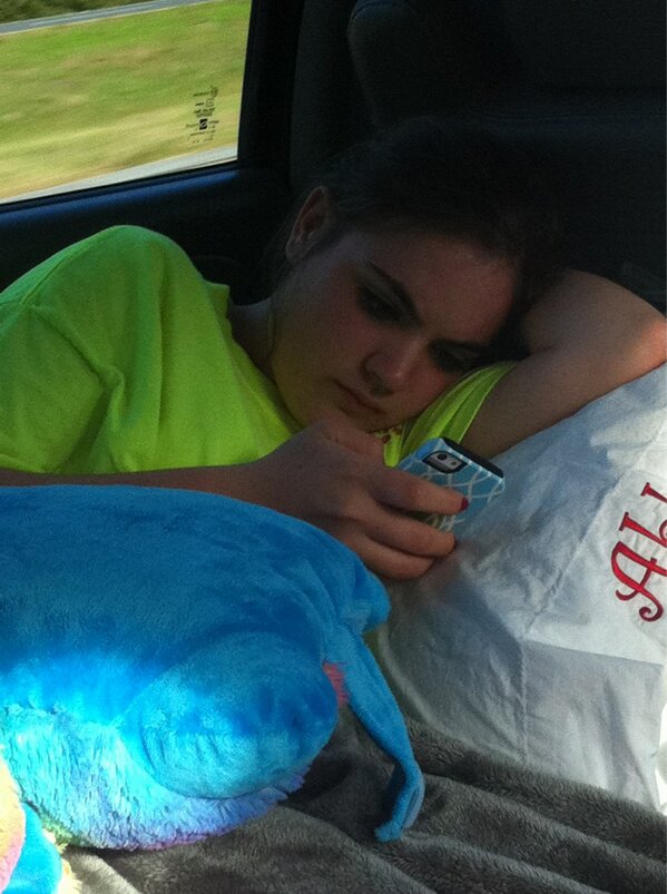 11_ZoeAlexandra's tweet photo. Hahahha #cutiee 😉 http://t.co/6qTdly4e