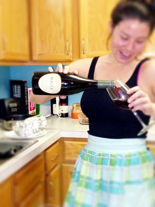 aciestarling's tweet photo. @WarBlogle 
@tiffclemons and I are drinking your wine! http://t.co/UcIGtptl