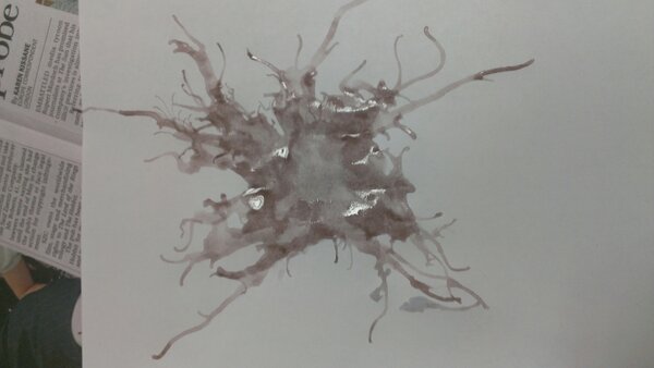 c_tesselaar's tweet photo. Ink drop, using straws to blow it out #visarts13 http://t.co/BO1QemLX