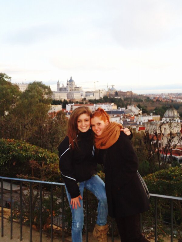 mar18h's tweet photo. Que pena tener personitas tan grandes..a tantos km. #Bcln http://t.co/wEt9zwDT