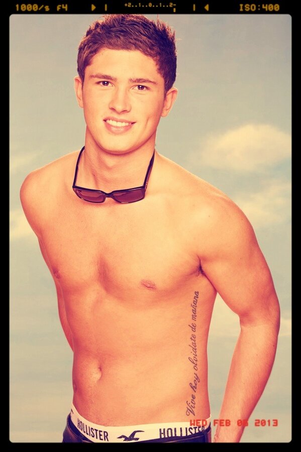 chlooooo99_wbu's tweet photo. Omggg inlovee @fitasfuckk http://t.co/9N3739PZ