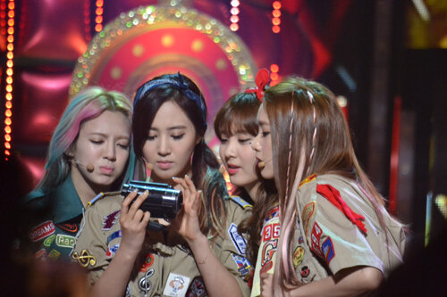[04-01-2013]Girls' Generation Comeback với "Dancing Queen" và "I Got A Boy" trên sân khấu "Music Bank" hôm nay BCdnuwRCEAIYtbl