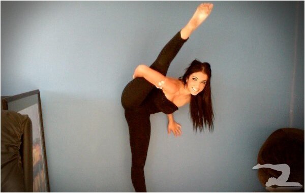 Daily_yogapants's tweet photo. She would be fun to nail #dailyyogapant #flexible #yoga #pants http://t.co/qF3Az80Q