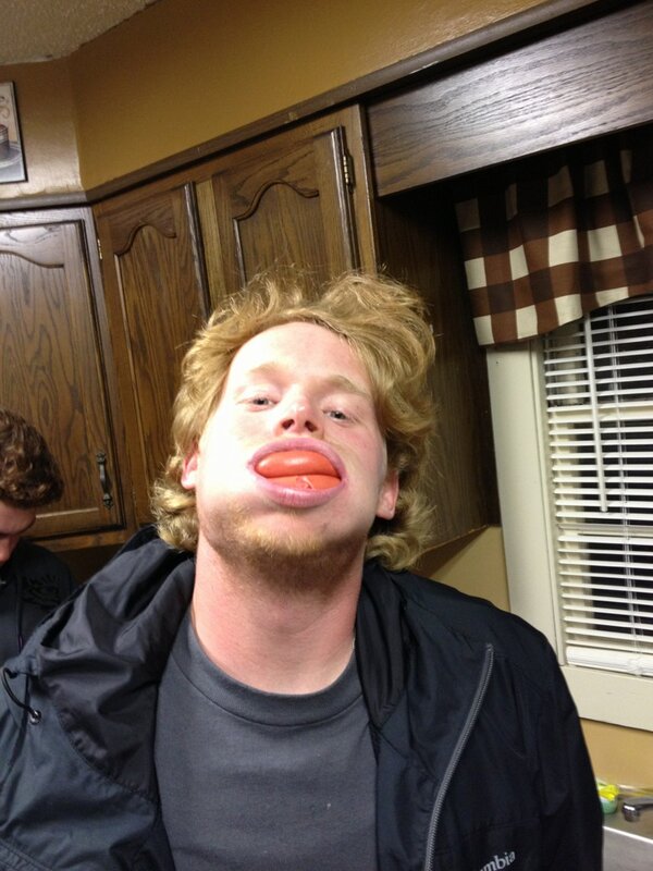 jones_kael's tweet photo. @ClayTageant with 6 hot dog weenies in his mouth.. #talent http://t.co/H9Put1yt