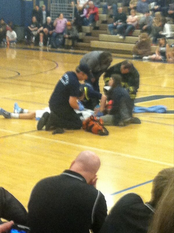 Karrleaa's tweet image. Knocked the fuck out #Ceasing #Olympia 🏀😳