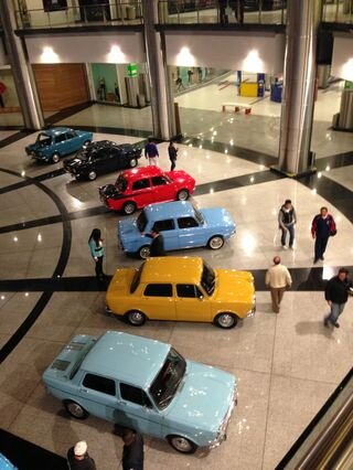 clubsimca's tweet photo. Amigos Simqueros los invitamos. a la exhibición de 8 de nuestros hermosos autos en el Centro Comercial Calima http://t.co/W8N0zCnX