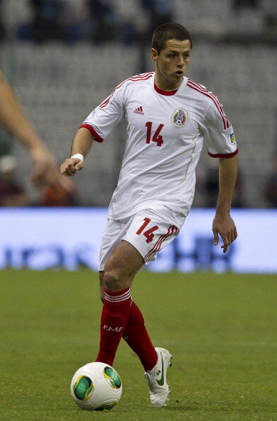 RT <a href="/ChicharitoID/">Chicharito INDONESIA</a>: Chicharito, wearing Mexico's new jersey.