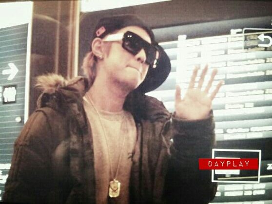 DAYPLAY_SSONG's tweet image. [preview] 130207 하네다공항 입국 승호♥ qB^)/