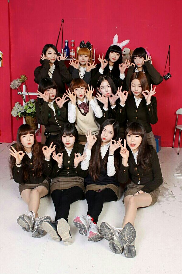 mnbv9632's tweet photo. 마지막교복ㅜ빠이ㅜㅜ http://t.co/eN2s4Lb1