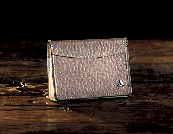 vajacases's tweet photo. Your identification is an extension of you.  Why not surrond it in hand crafted leather? http://t.co/sqDgrU1x