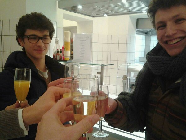 LordFroderick's tweet photo. #decca @FuhrerAra @Florisbots @DaanBijnens http://t.co/0M6KjC4x