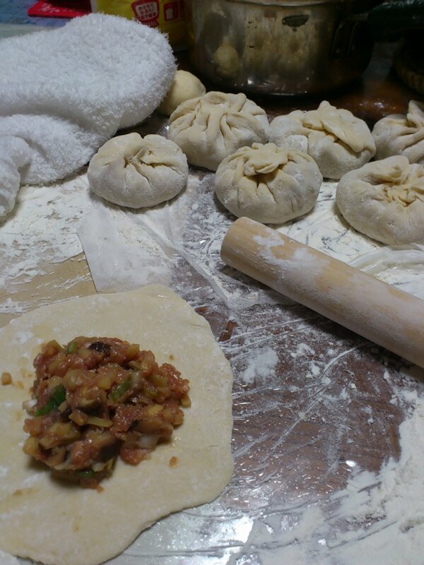 maaachi07's tweet photo. こんな時間に肉まん作ってるなう＼(^o^)／w http://t.co/ad4mj1KA
