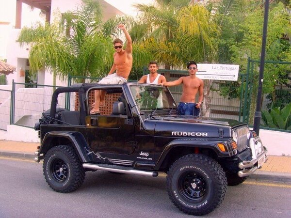 rossworswick's tweet photo. Fuckkk I wish I still had my old car #magnet #rocksandroll #wagon http://t.co/n3aH5BO9