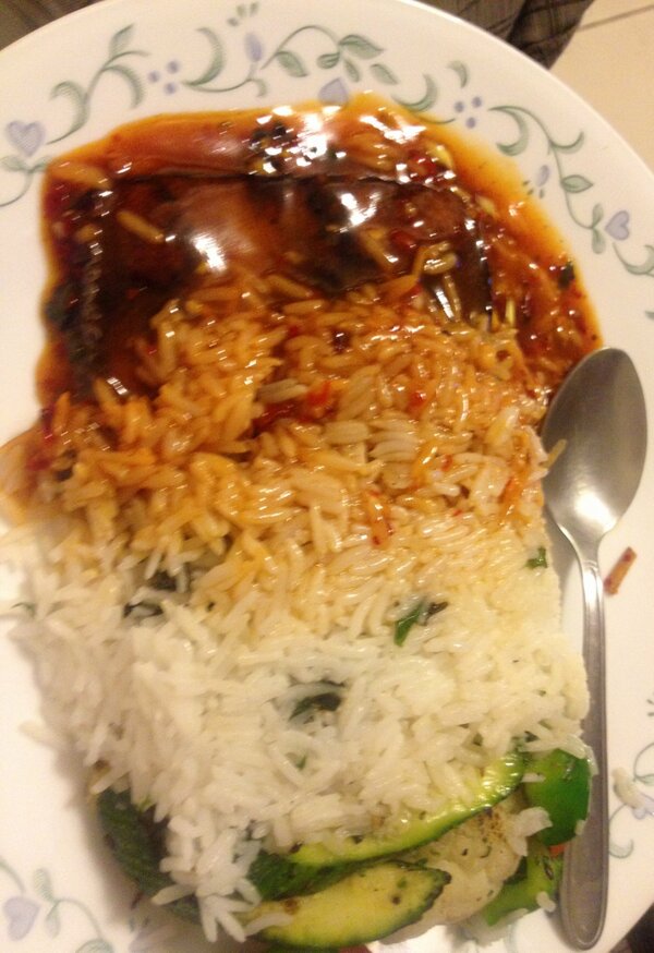 ZoebAsif's tweet photo. Fish steak Thai style from By The Tree cafe, Salunke Vihar rd. #pune #recommended http://t.co/bQGv1ehA
