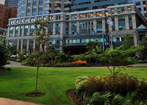 TN_FireFighter's tweet image. Must be nice #BostonFD #Engine10 #Rescue1 #TowerLadder7 #Downtown