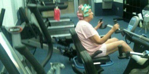 SaschaFicness's tweet photo. Nada más lindo que ver a los ancianitos haciendo ejercicio. http://t.co/OBM6hIzj