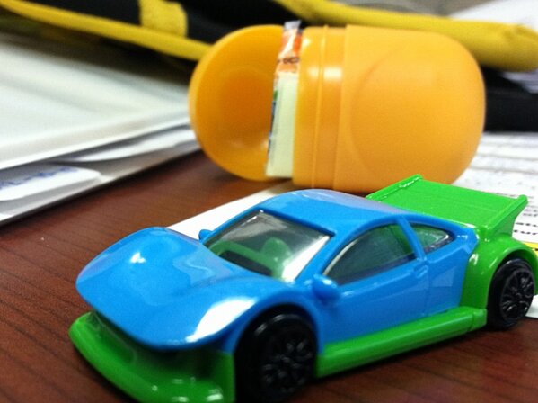 Raniel312's tweet photo. Kinder surprise make me feel young. http://t.co/mBSwOpIE
