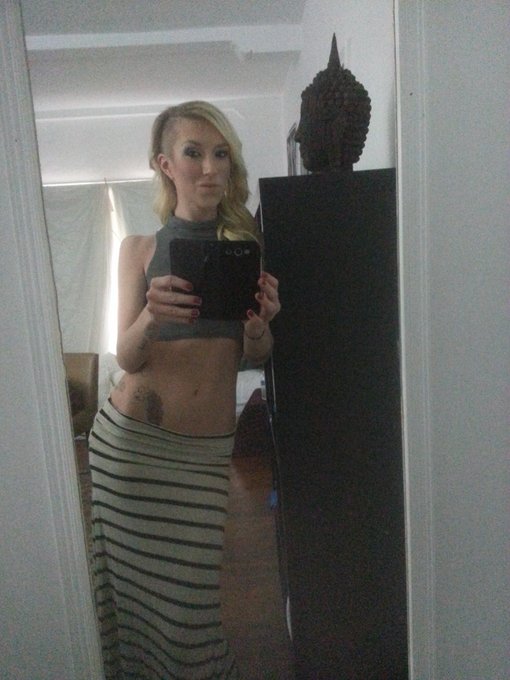 Completed morning yoga ... now off to munch some carpet mmmmm http://t.co/lB5LNI1v