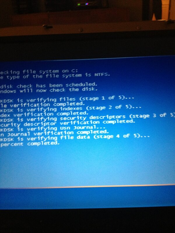 _LaynaBug's tweet image. It&apos;s been two hours if this.. #hatecomputers