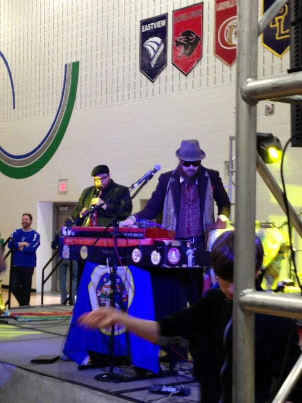 Eagan_Athletics's tweet image. Thanks to Nicholas David (The  Voice) forsinging at our Pepfest. Awesome to have him back at Eagan! #EaganPride