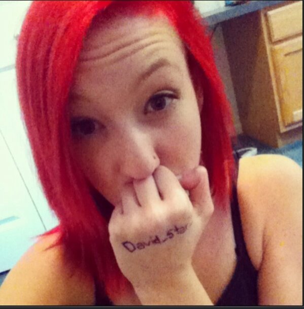 Mel_liflu0us's tweet photo. @david_star_ here's your sign ;p am I the only one who thinks my eyes look purple? http://t.co/bMOq7jTH