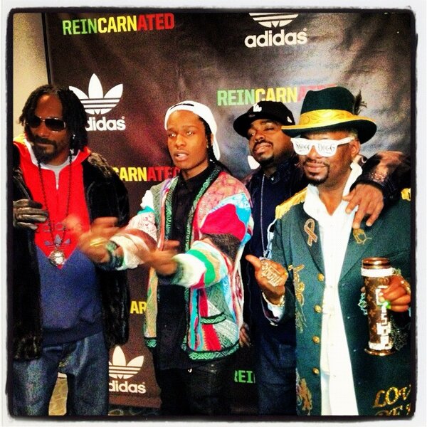 SnoopDogg's tweet photo. #reincarnated RT ‏@DAZDILLINGER: http://t.co/7XDtuUTf