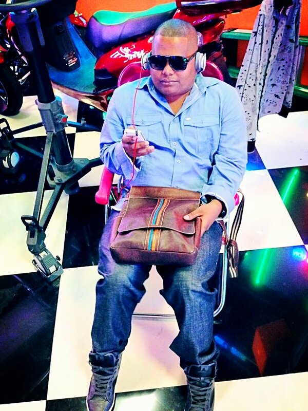 elkaro1's tweet photo. El Karo en el canal
Cubana de television http://t.co/155b6dH1