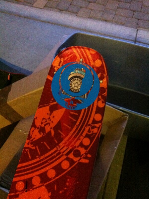 couchsending's tweet photo. Heady “@sickupdates: @couchsending @harveyhelp @blizzimages @benjaminfresco #peacemaker http://t.co/PZyoqyo6”