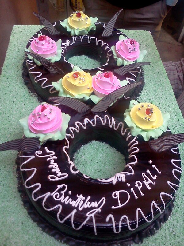 ChefWithPen's tweet image. 8th birthday cake for a very naughty girl..happy birthday kid from all of us at @CafeDevilicious :D