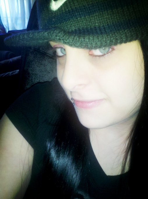 I never wear hats but this dont look bad. http://t.co/l2ODPWx<a href="/tag/trouble"class="tags"><span>#trouble</span></a><a href="/tag/27club"class="tags"><span>#27club</span></a><a href="/tag/postmalone"class="tags"><span>#postmalone</span></a>