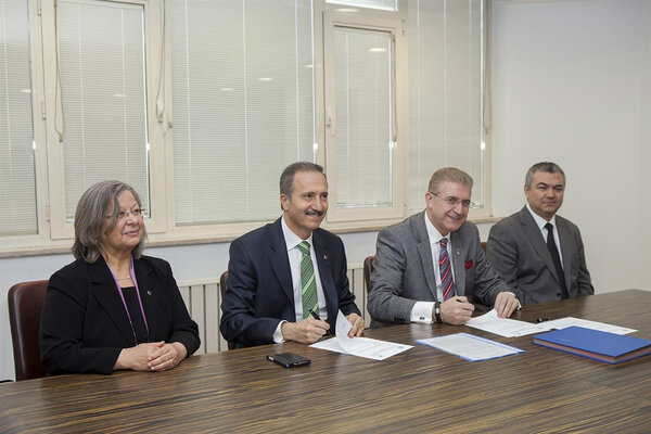 "Riskli Yapıların" tespiti için <a href="/IAUKampus/">İstanbul Aydın Üniversitesi</a> ile Belediyemiz arasında protokol imzalandı <a href="/drmaydin/">Prof. Dr. Mustafa AYDIN</a> <a href="/yeniay_aziz/">Aziz Yeniay</a>