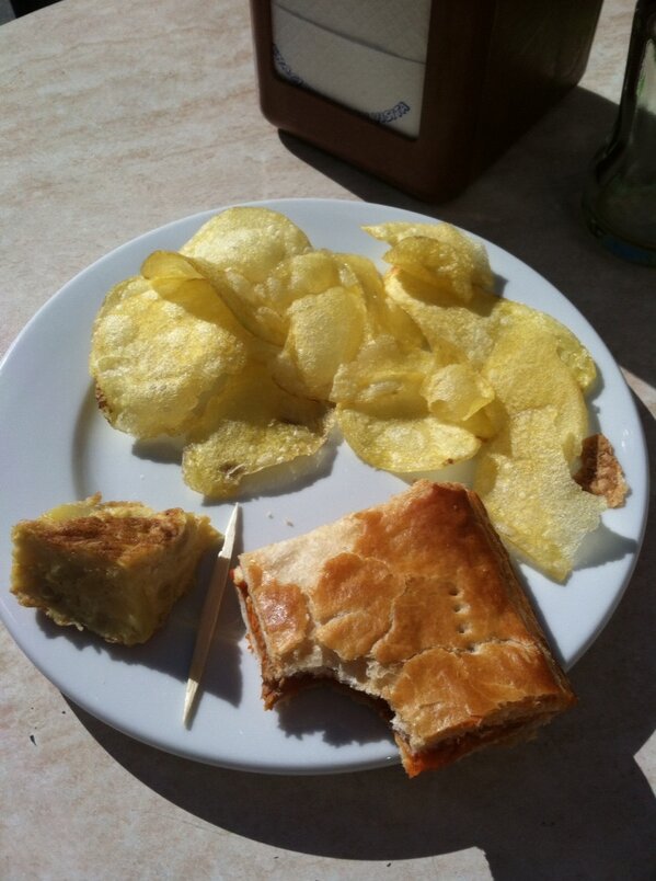 beccawiemann's tweet photo. In Spain, when you order a drink they bring you out free food. Loving it here ☺ http://t.co/TFR3Pt4T
